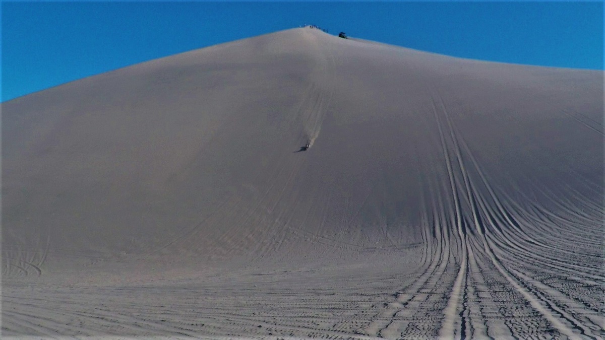 Huacachina Sandboarding